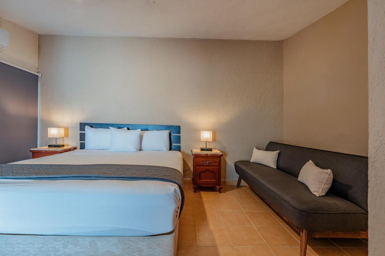 Hotel Brisas 5A Av, Плая-дель-Кармен Экстерьер фото