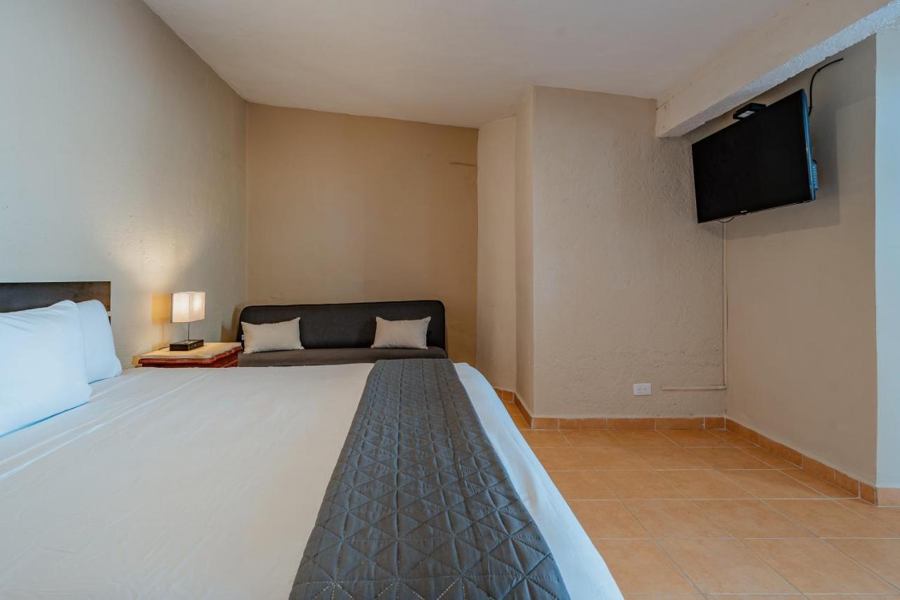 Hotel Brisas 5A Av, Плая-дель-Кармен Экстерьер фото