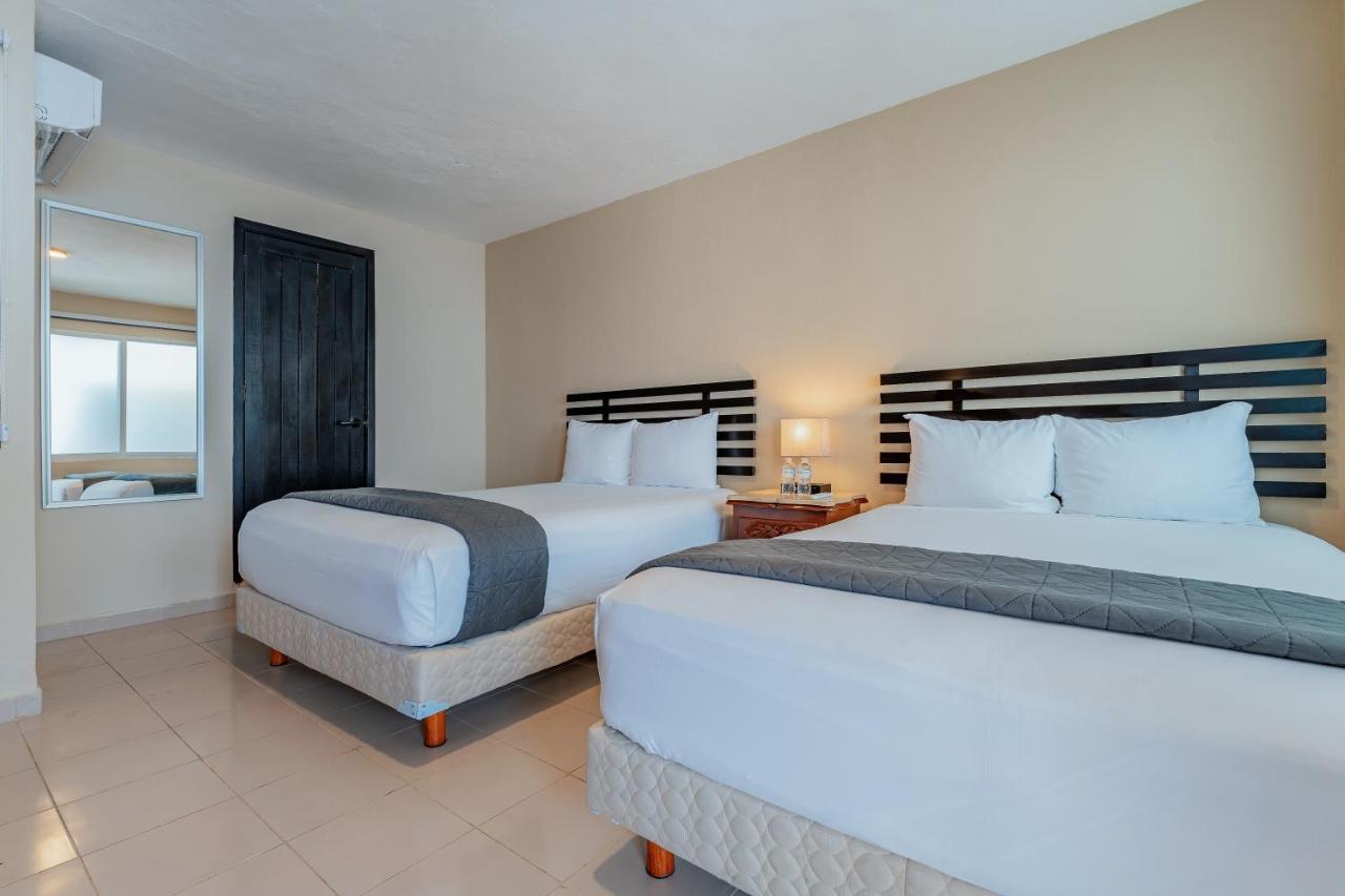 Hotel Brisas 5A Av, Плая-дель-Кармен Экстерьер фото
